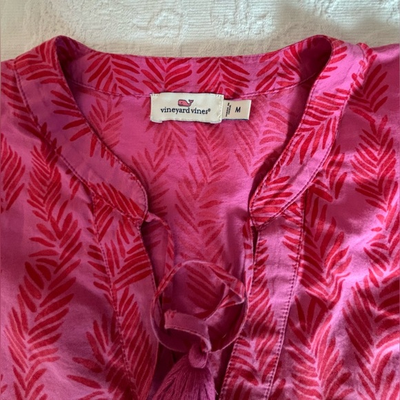 VINEYARD VINES Raspberry Rose Tiered Split Neck Blouse Size Medium - Picture 3 of 6